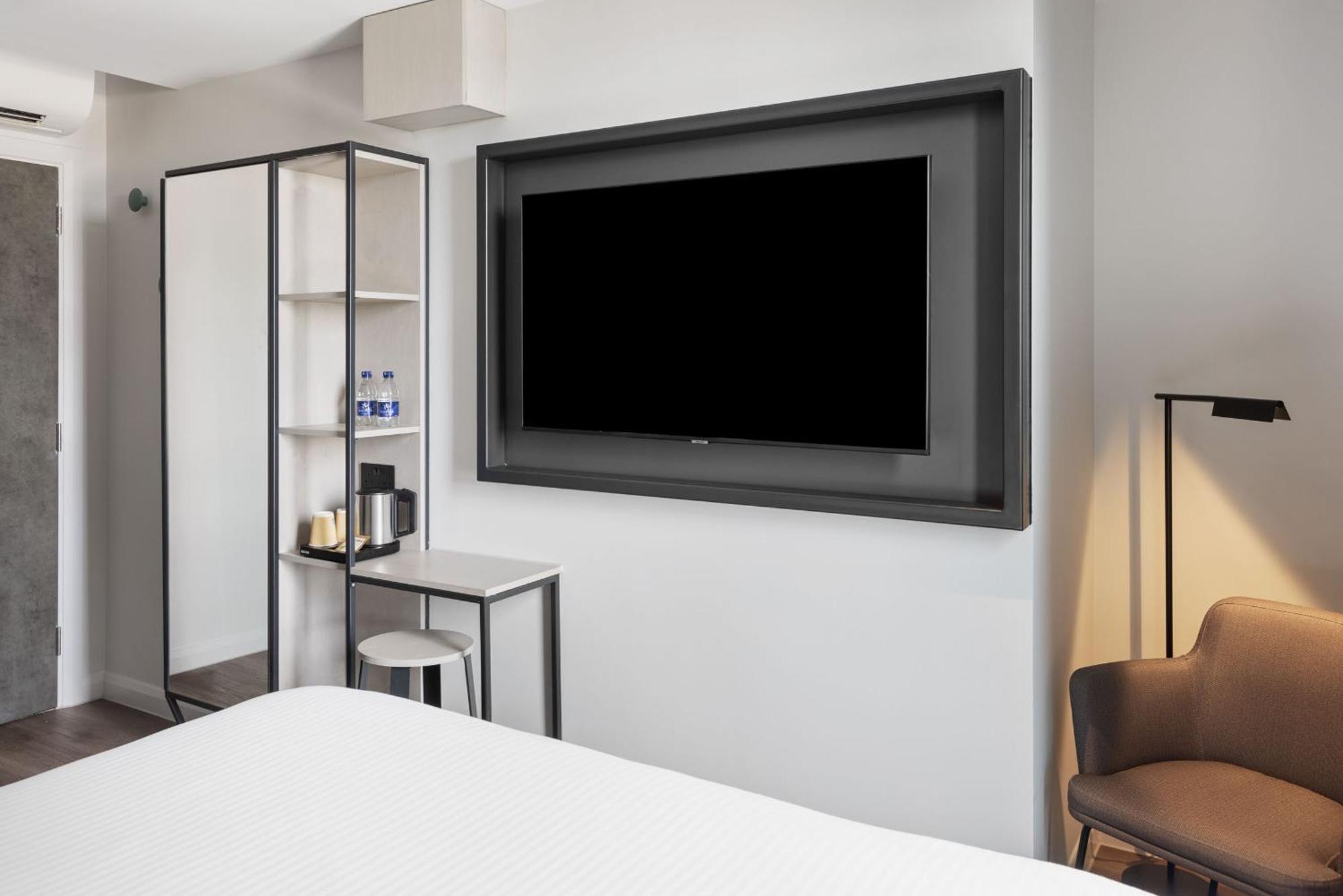 Spark By Hilton London ラムフォード エクステリア 写真