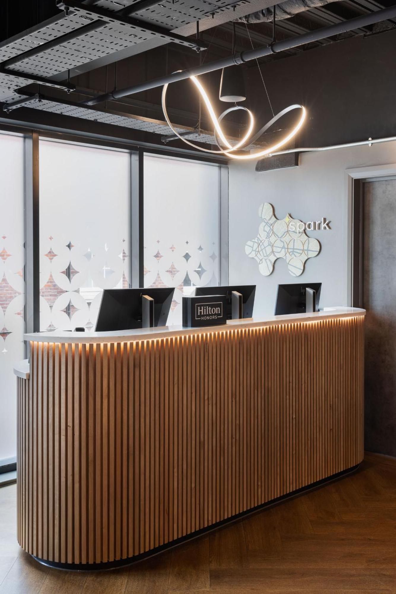 Spark By Hilton London ラムフォード エクステリア 写真