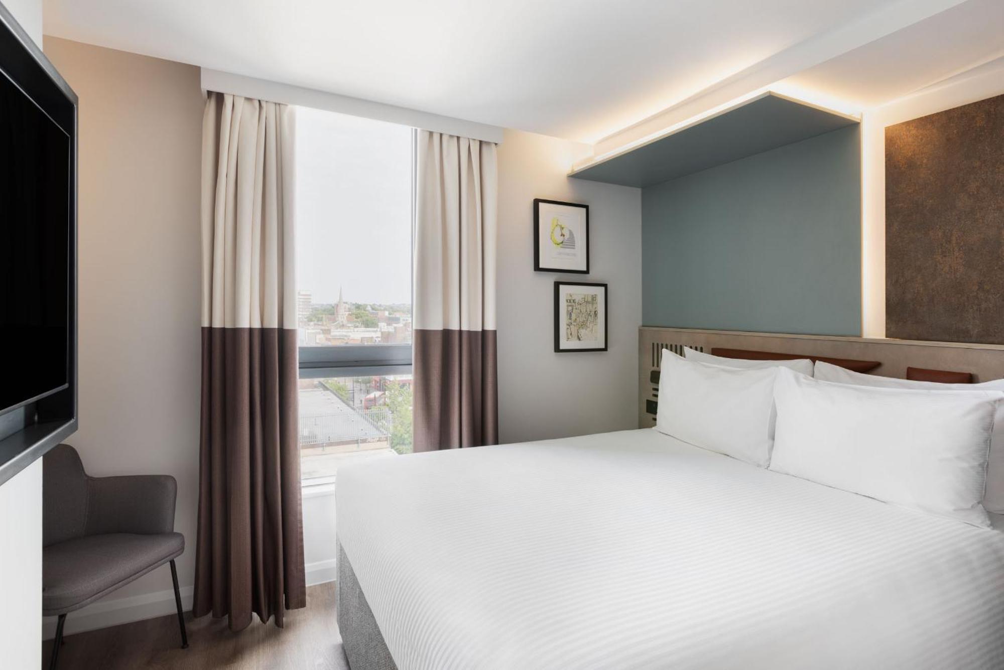 Spark By Hilton London ラムフォード エクステリア 写真