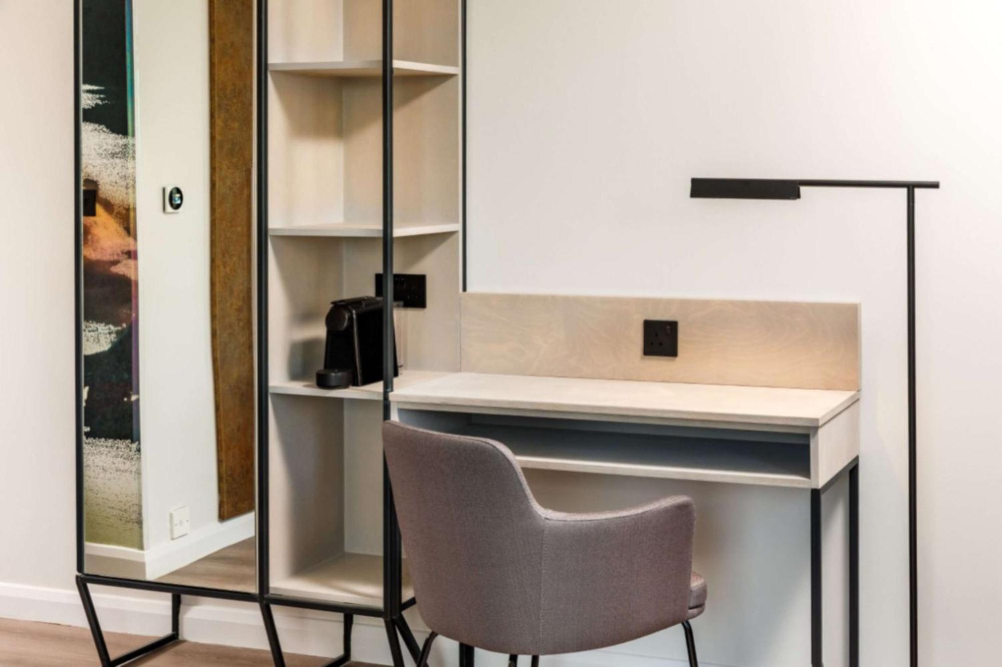 Spark By Hilton London ラムフォード エクステリア 写真