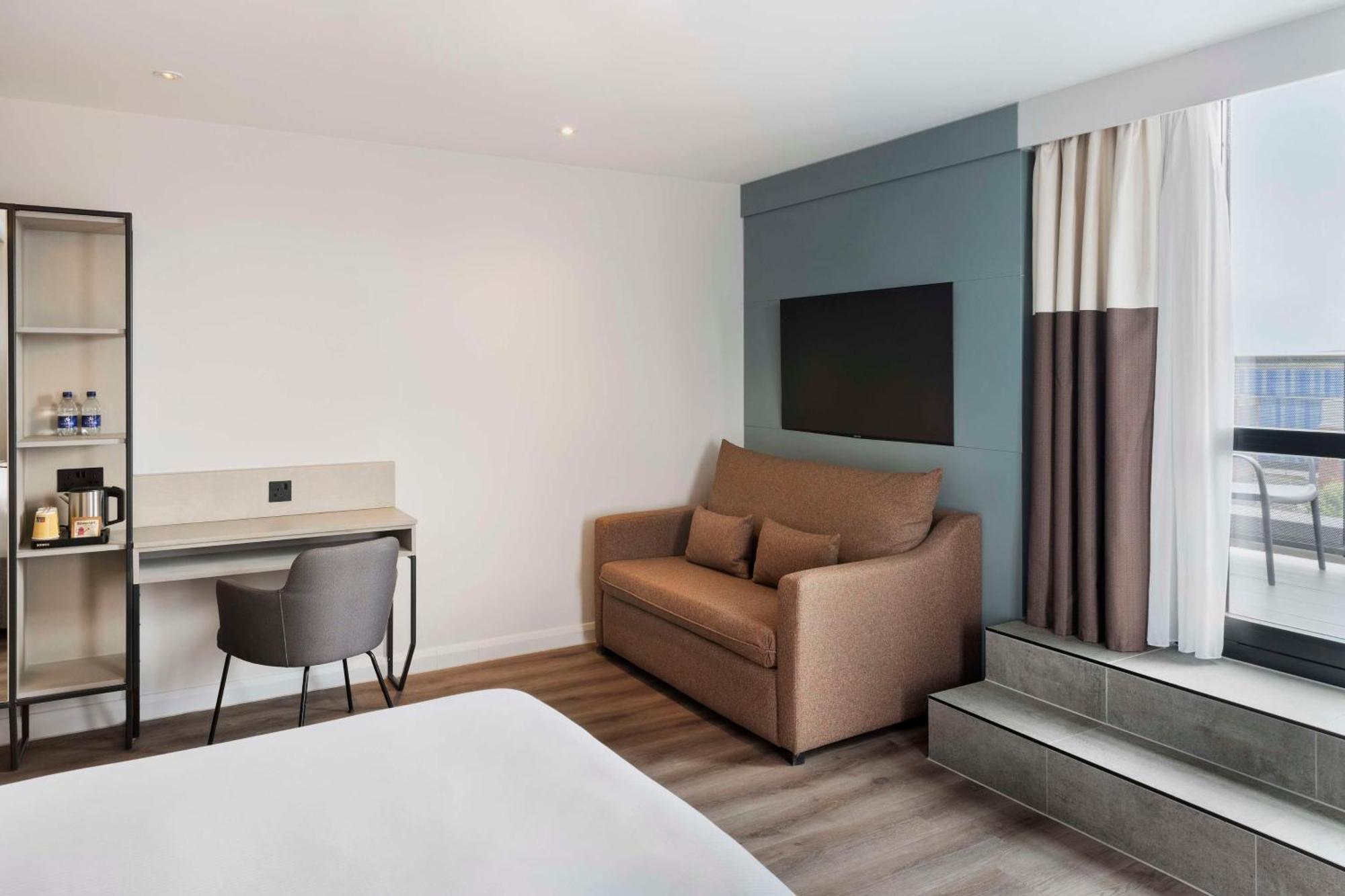 Spark By Hilton London ラムフォード エクステリア 写真