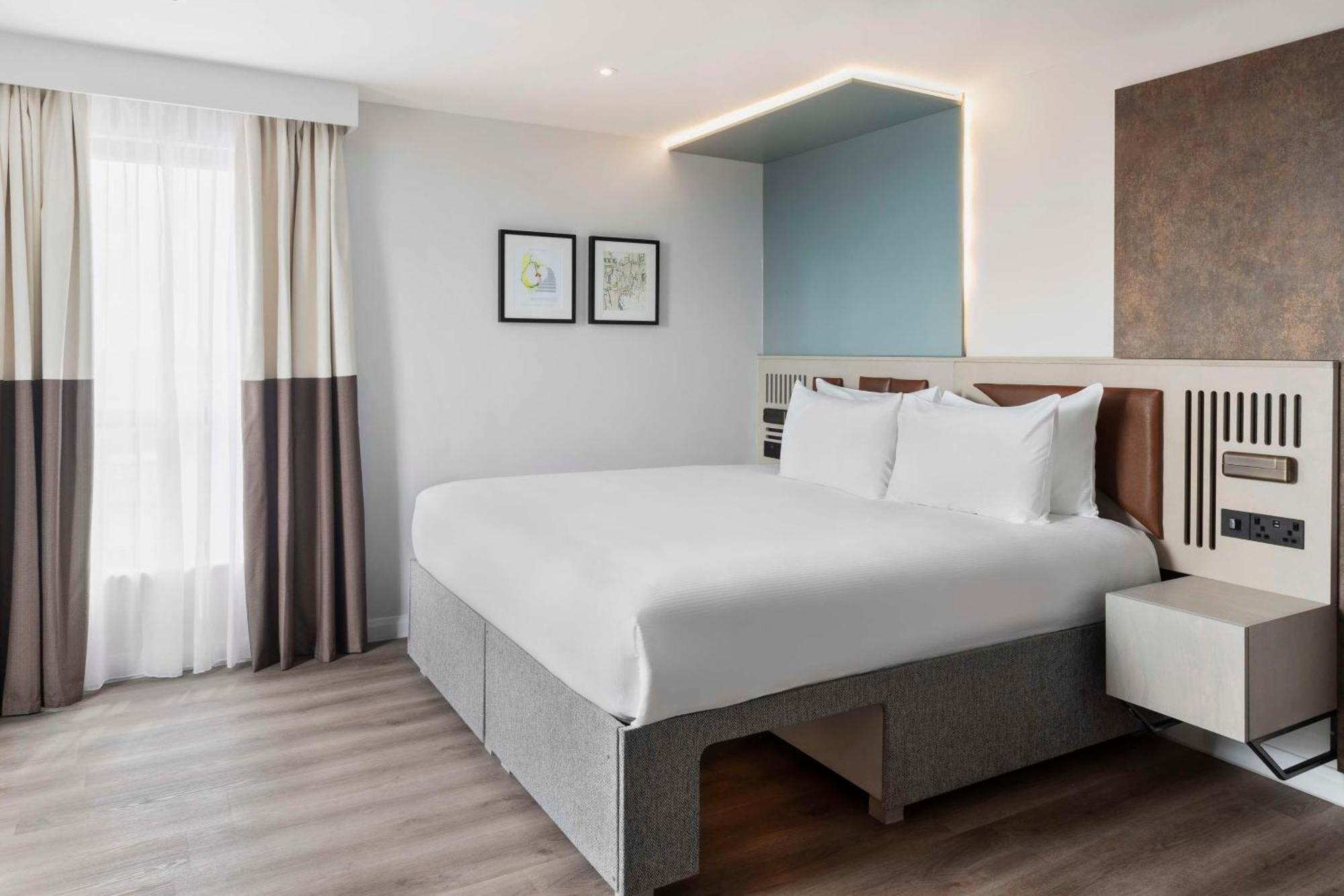 Spark By Hilton London ラムフォード エクステリア 写真