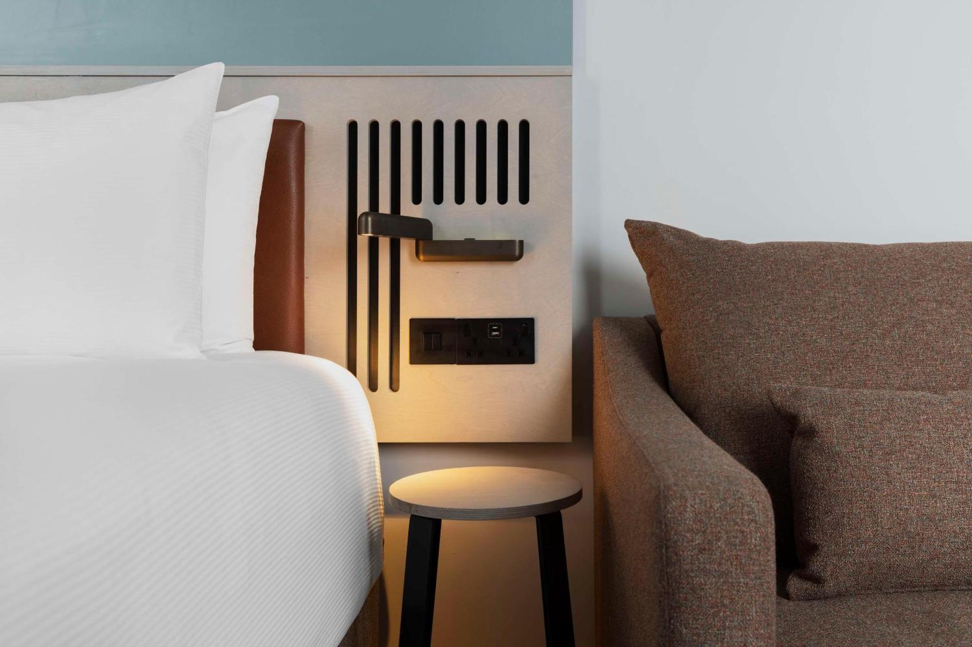 Spark By Hilton London ラムフォード エクステリア 写真