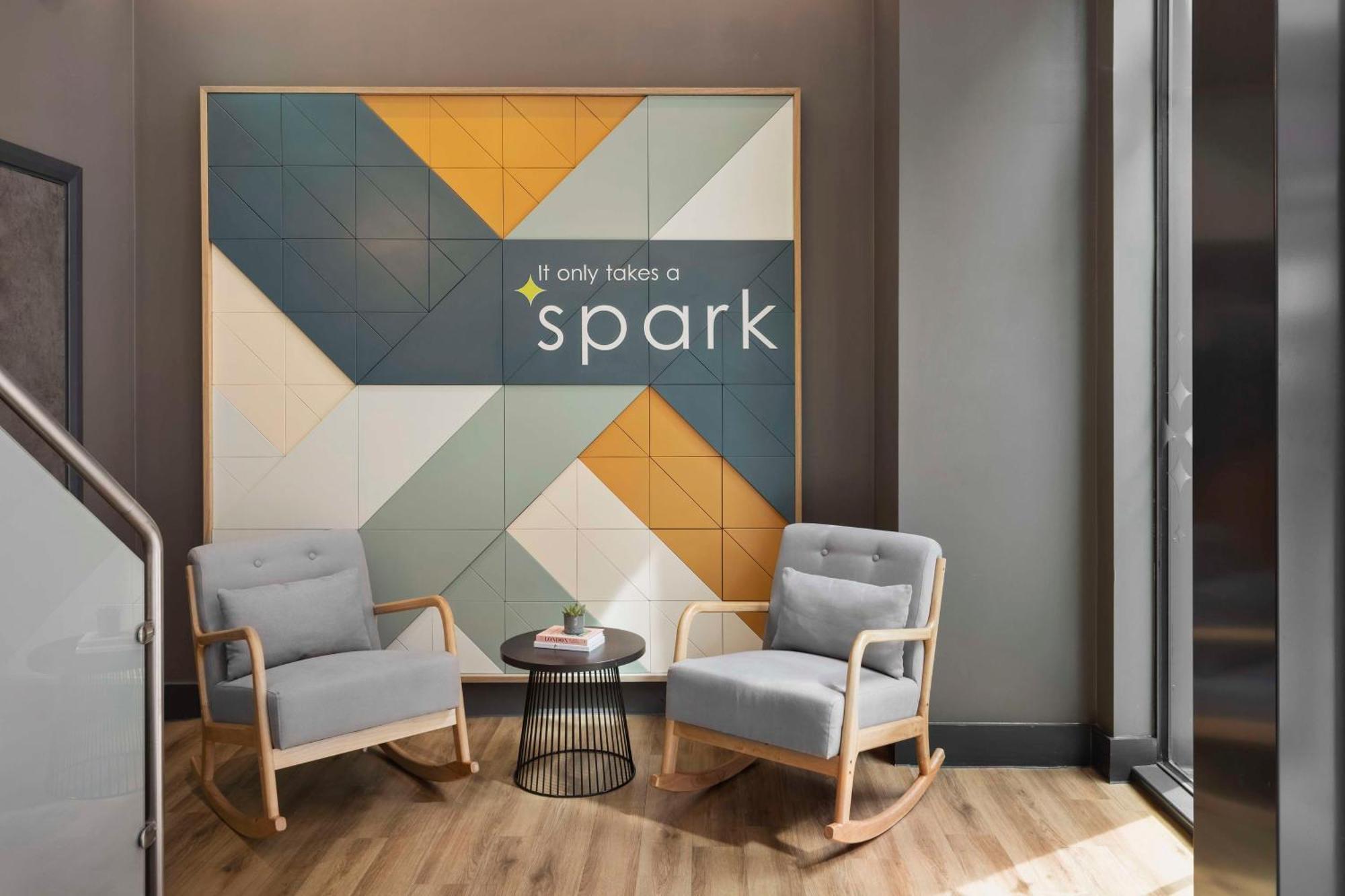 Spark By Hilton London ラムフォード エクステリア 写真