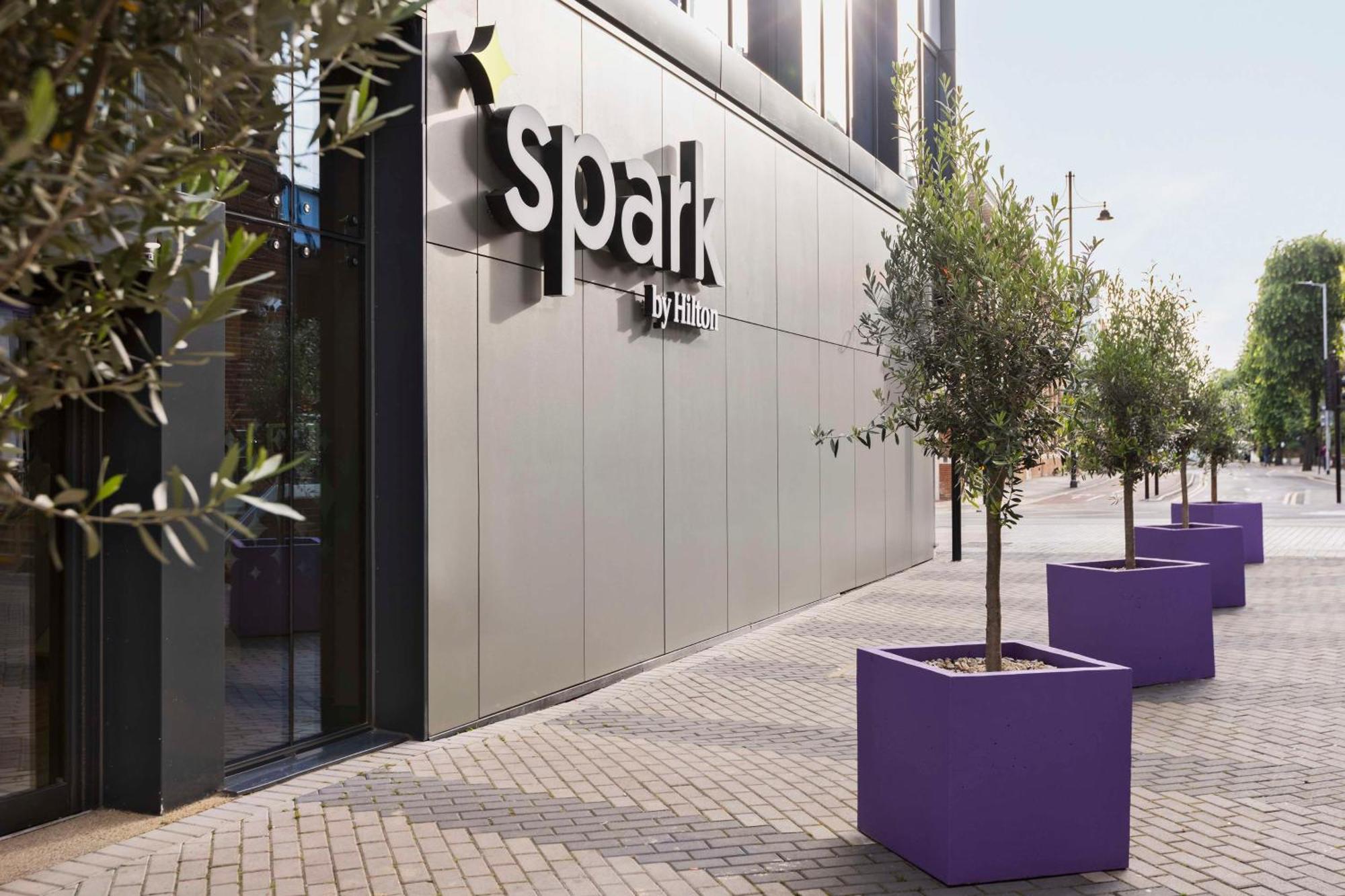 Spark By Hilton London ラムフォード エクステリア 写真